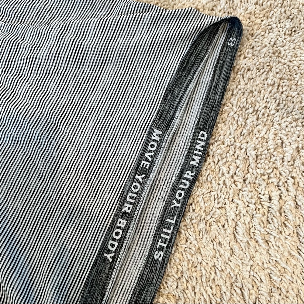 Lululemon Swiftly Tech 2.0 Wee Are From Space - image 4